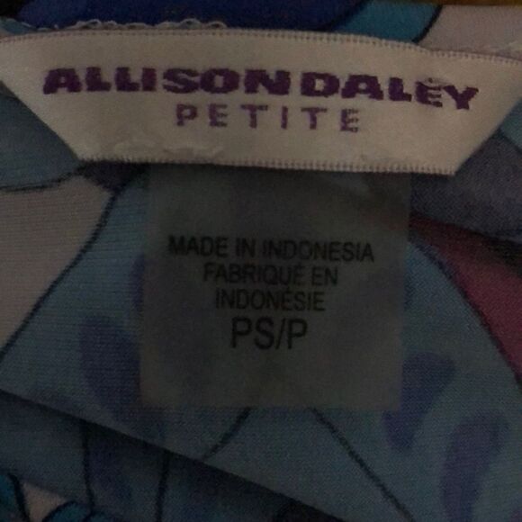 Allison Daley Top   - Picture 6 of 6